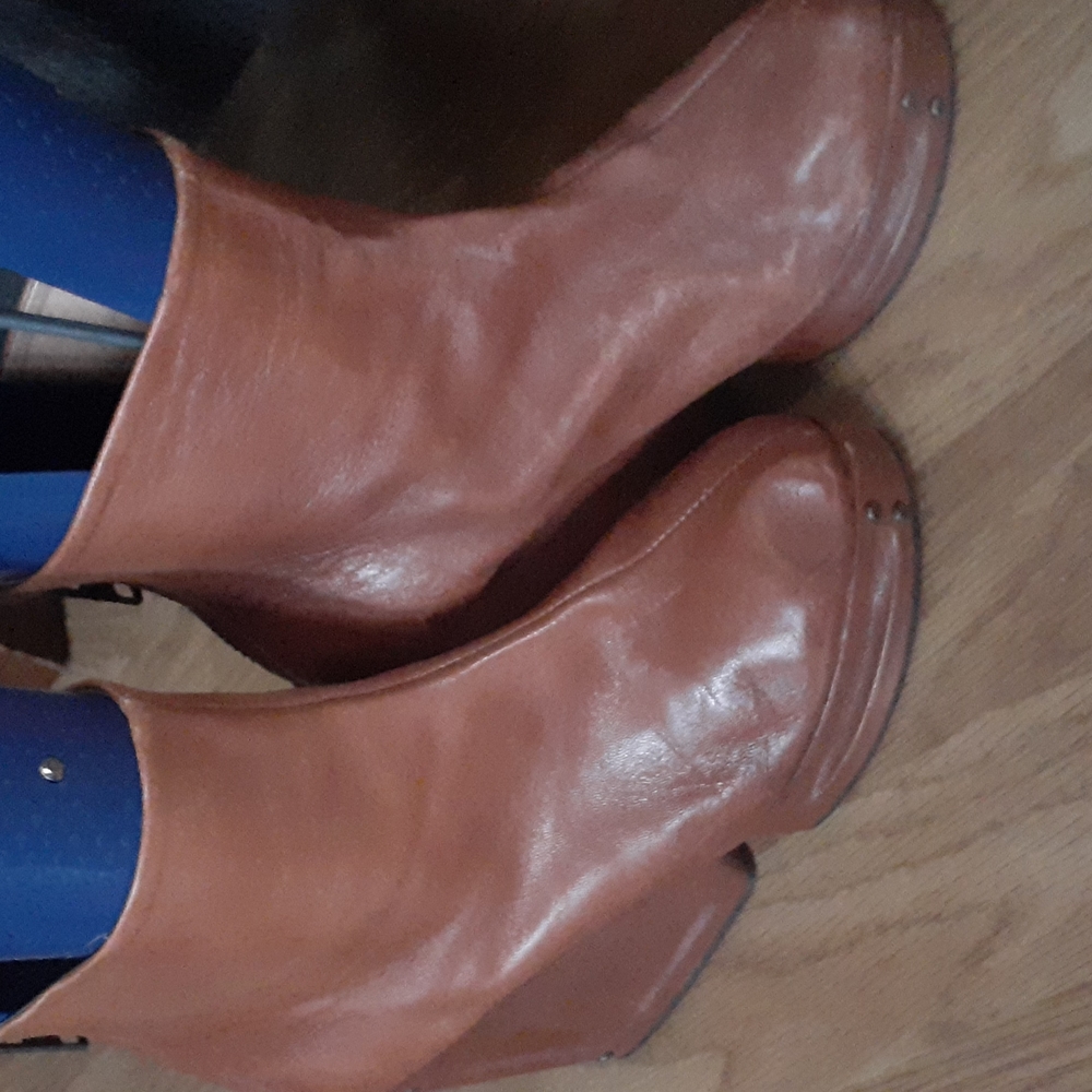 Carin Wester Brown AnkleLeather Boots Size 6